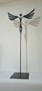 Anděl III. na kovové plotně