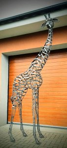 Kovová žirafa